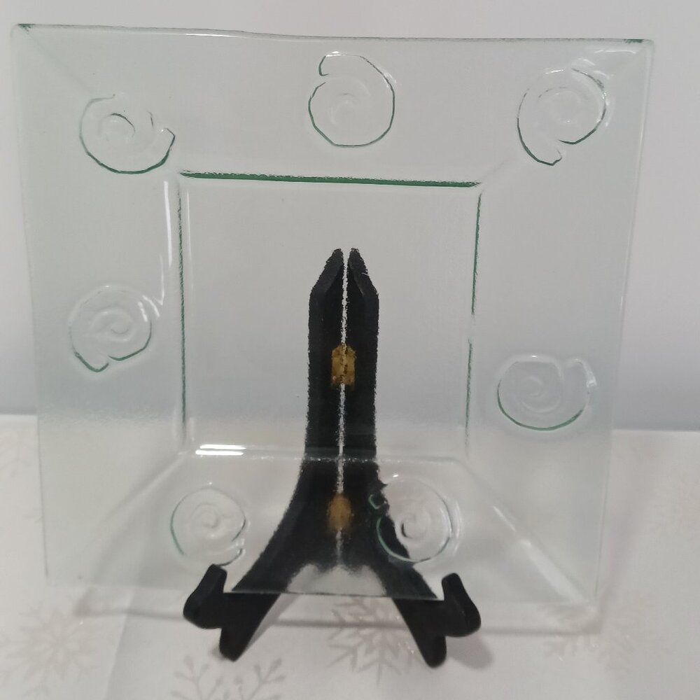 Glass Plate with a Wave Design
